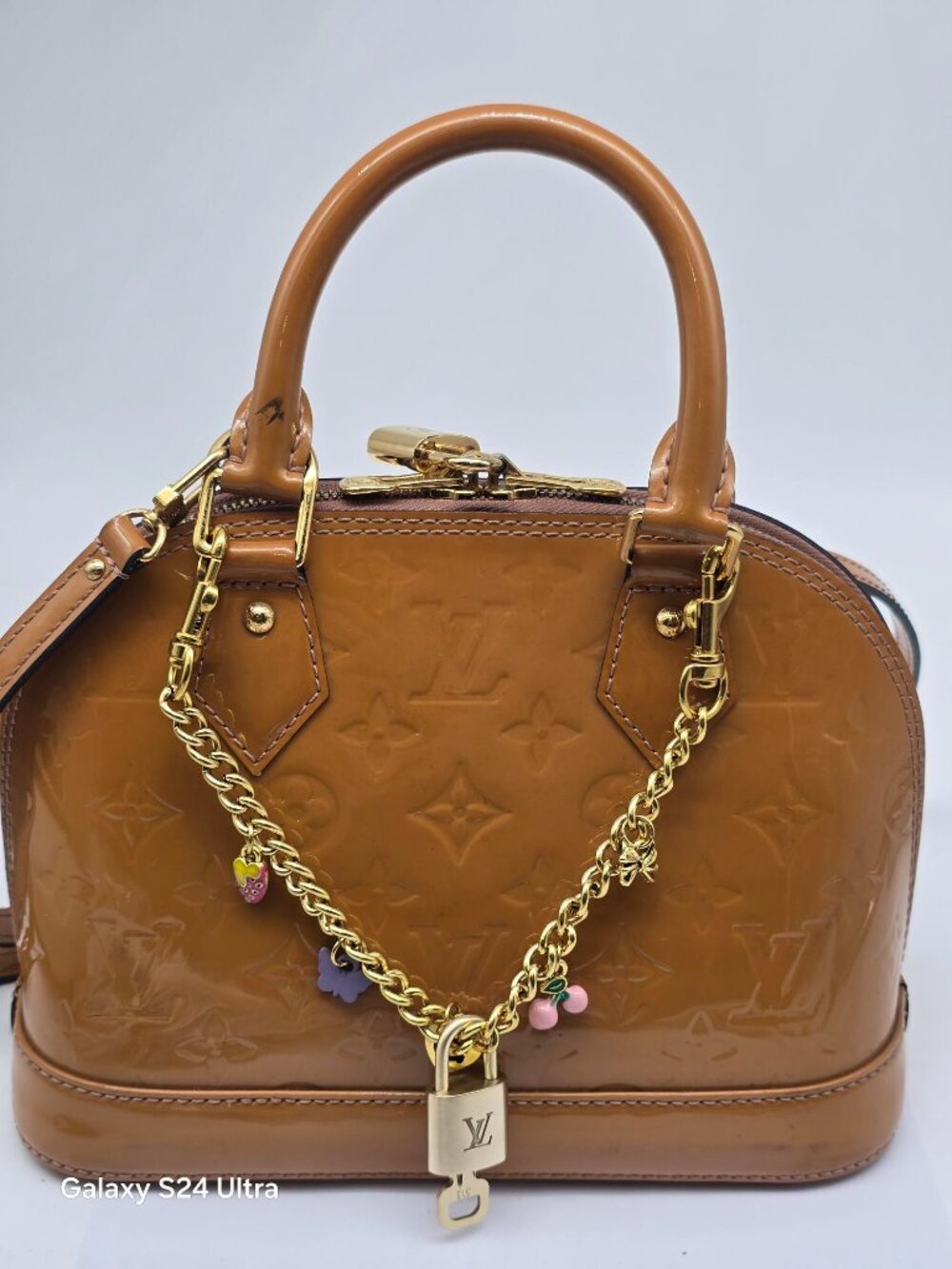 Authentic Louis Vuitton Gold Padlock with Unbranded Decorative Bag Chain / Charm - Picture 3 of 14